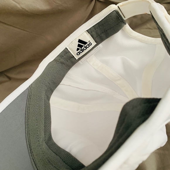 White sleek, lightweight cap - Picture 4 of 5